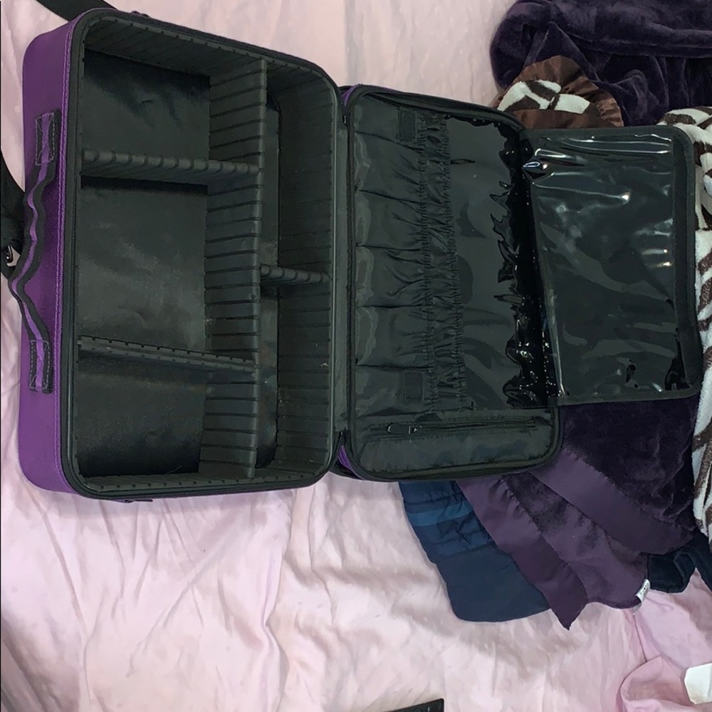 Makeup bag - Picture 3 of 4